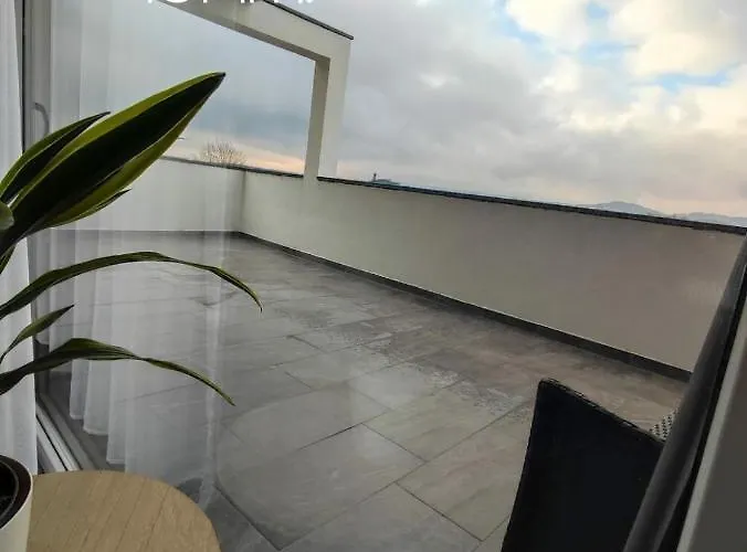 Panorama Apartmenthaus Vocklamarkt